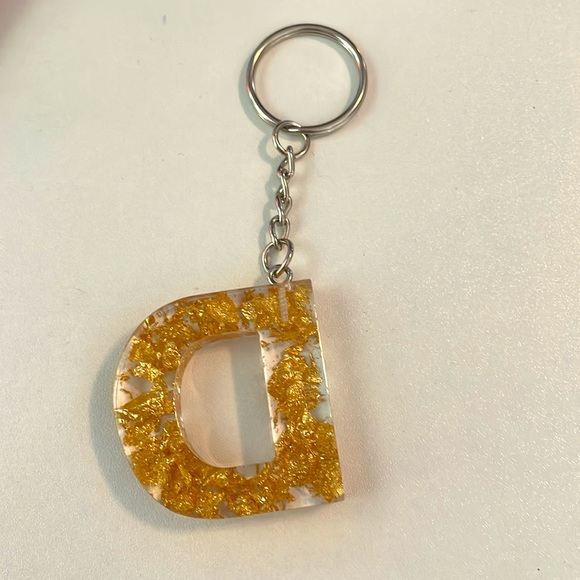 Keychain letter “D” Gold leaf in resin - Picture 2 of 4